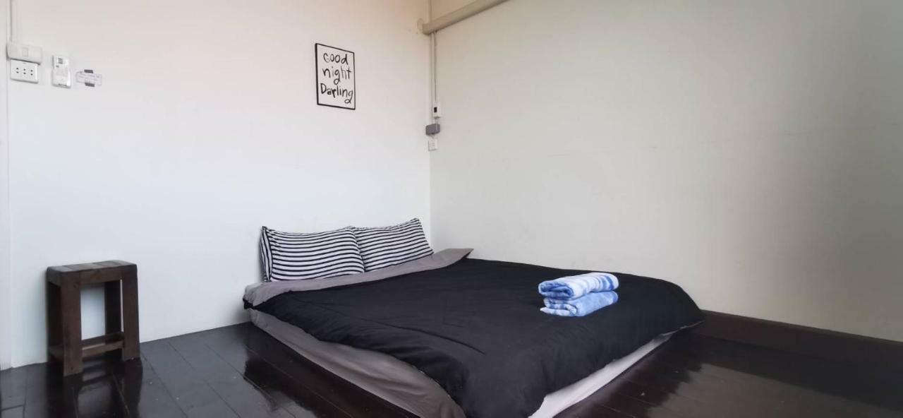 Sla Bar N'Bed Hostel Μπανγκόκ Εξωτερικό φωτογραφία